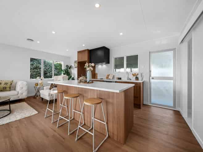 20 Charntay Avenue, Clover Park