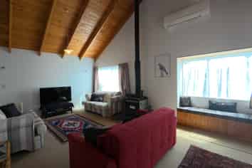 8 Haines Grove, Rainbow Point