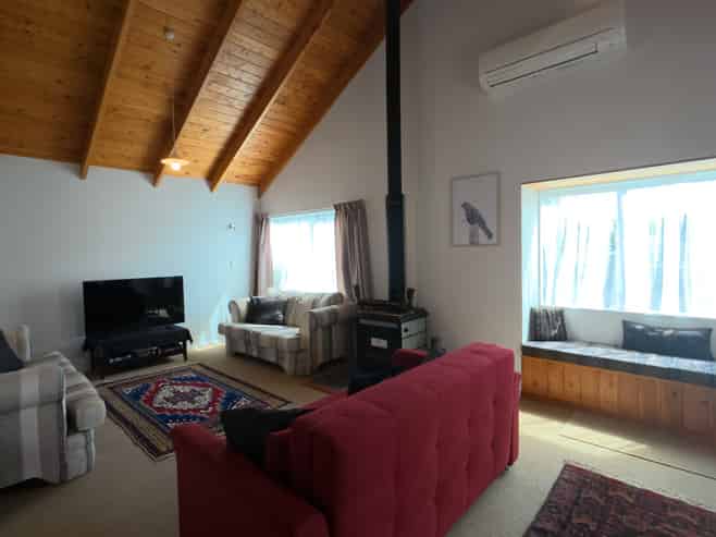 8 Haines Grove, Rainbow Point