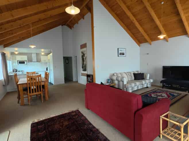 8 Haines Grove, Rainbow Point