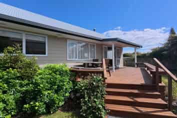 8 Haines Grove, Rainbow Point