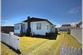 8 Hart Street, FOXTON BEACH