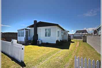 8 Hart Street, Foxton Beach