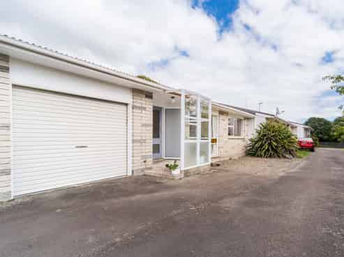 28B Wood Street, TAKARO