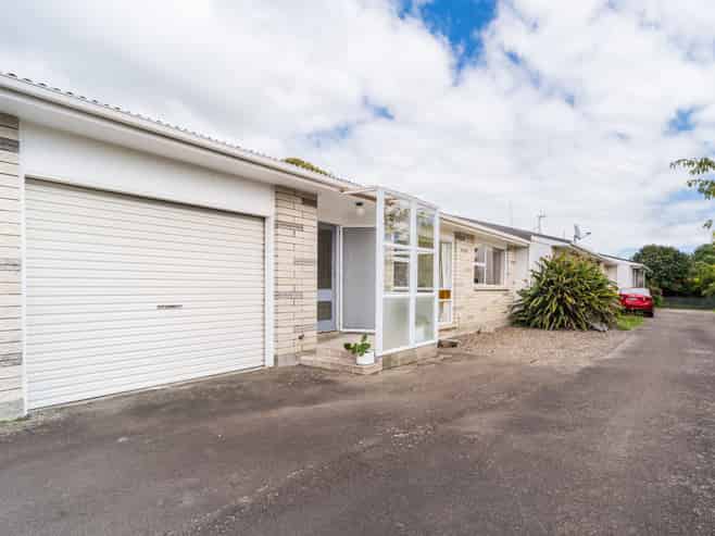 28B Wood Street, TAKARO