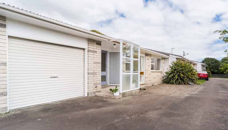 28B Wood Street, TAKARO