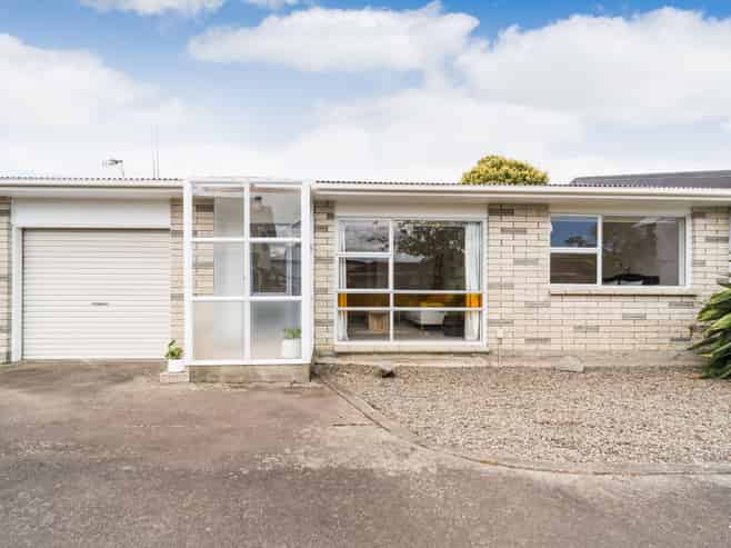 28B Wood Street, TAKARO