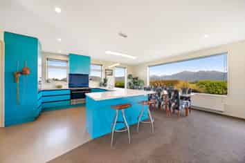 73 Holmwood Road, Manapouri