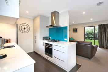 B/811 Cook Place, Raureka