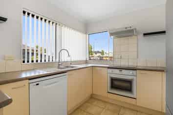 11 Saralee Drive, Manurewa