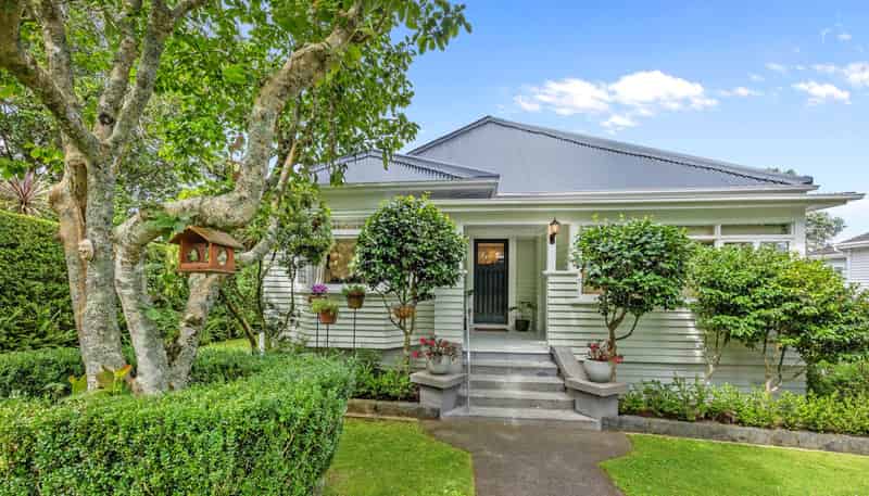 5 Crescent Road, Epsom