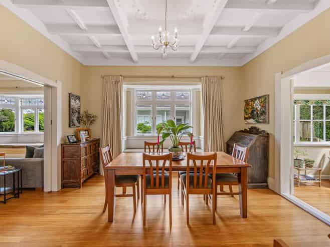 5 Crescent Road, Epsom