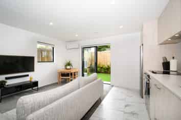 10/57 Taikata Road, Te Atatu Peninsula