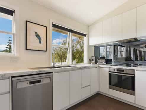 25 Surrey Road, Richmond