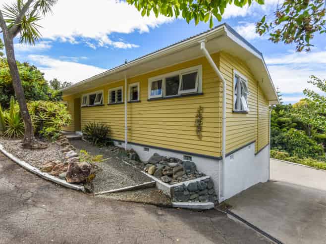 25 Surrey Road, Richmond