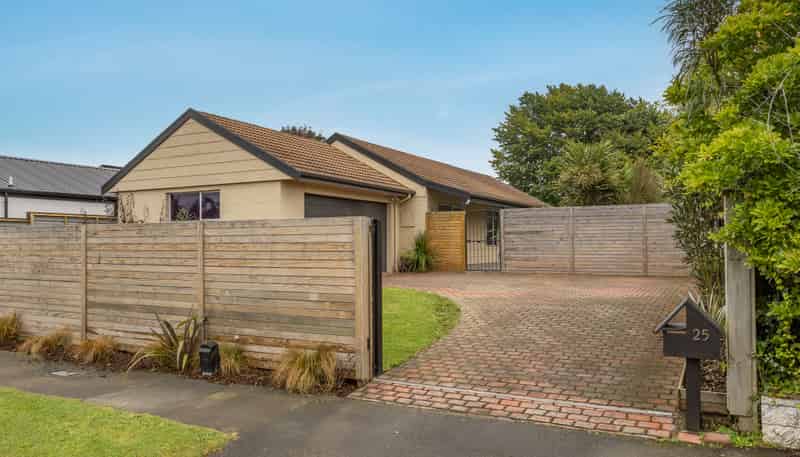 25 Dunbarton Street, Redwood