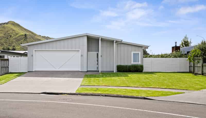 12 Tuamotu Park, Wainui