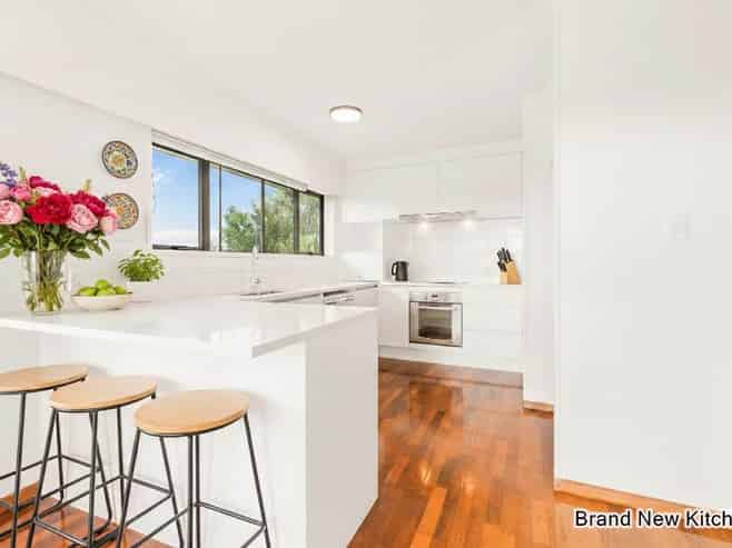 675 Whitford Road, Whitford