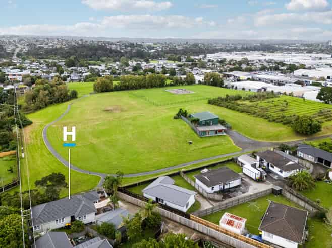 36A Silverstone Place, Henderson