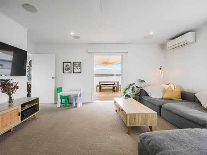 36A Silverstone Place, Henderson