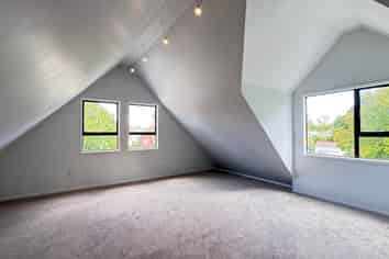 34 Orinda Close, Botany Downs