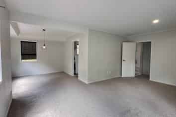 34 Orinda Close, Botany Downs