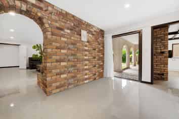 17B Gracechurch Drive, Flat Bush