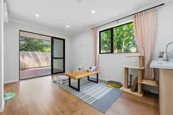 7/3 Royal View Road, Te Atatu South