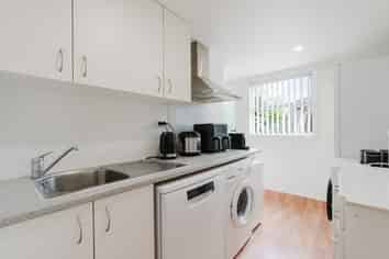 30 Barrie Crescent, Silverdale