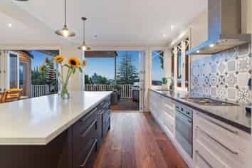 28 Palmer Crescent, Mission Bay