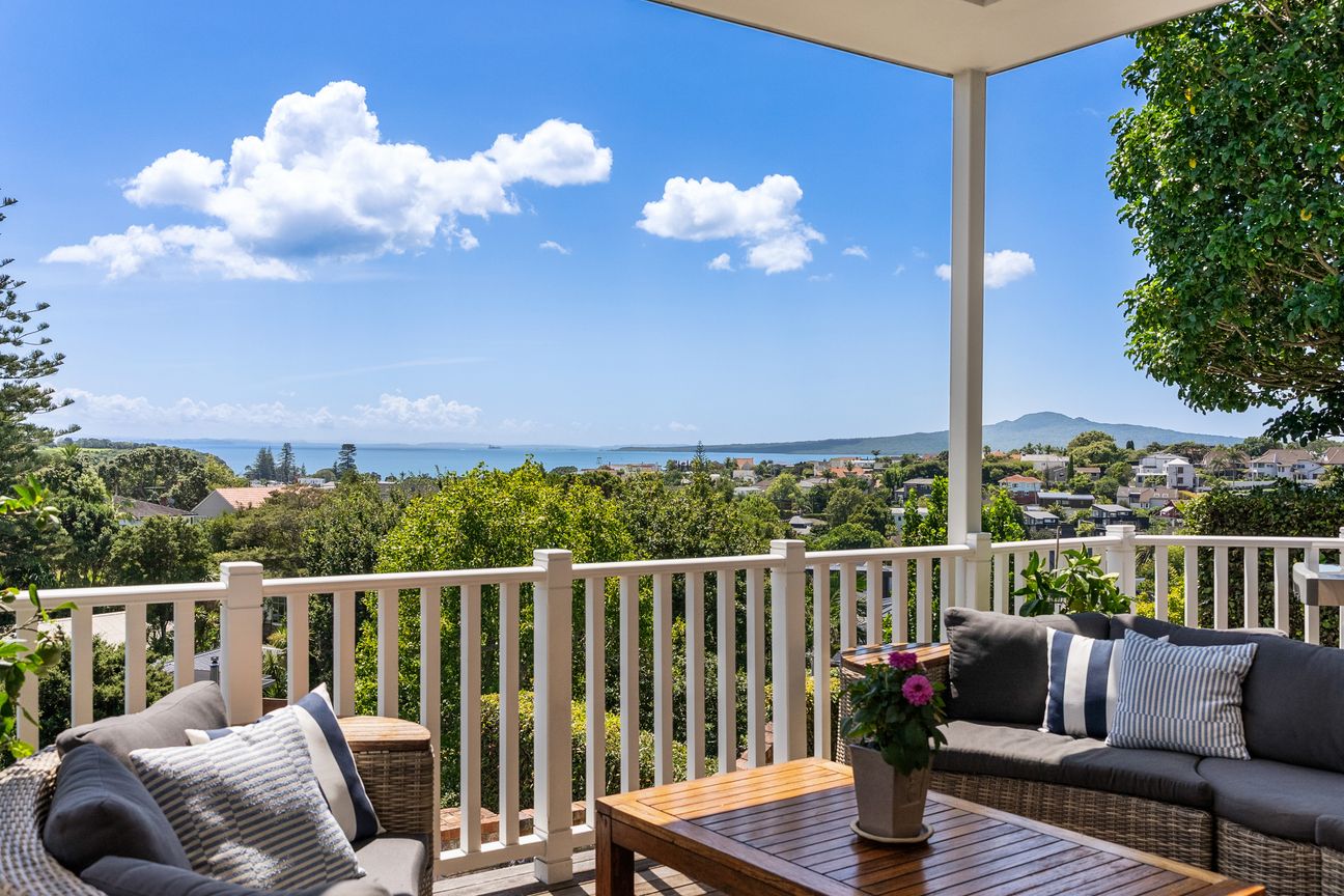 Premium Location, Stunning Views & Serious Value – další