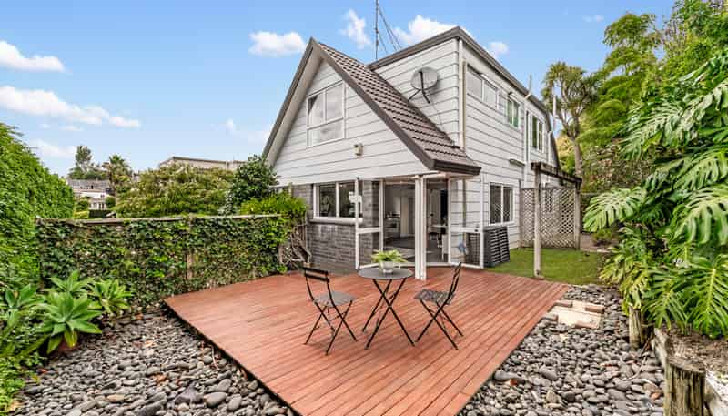 2/38 Rukutai Street, Orakei