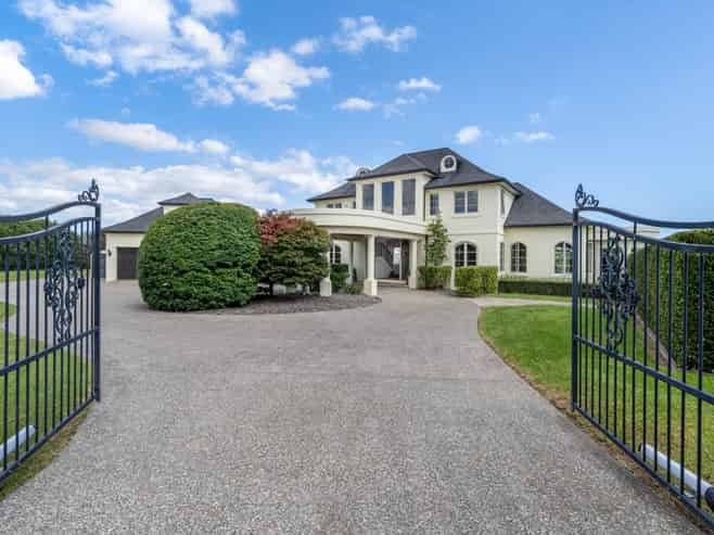 204 Broomfields Road, Whitford