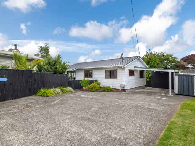 9A Teal Crescent, Beach Haven