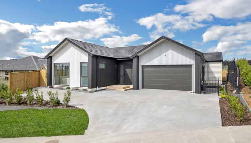 28 Rongoa Maori Way, Pukekohe