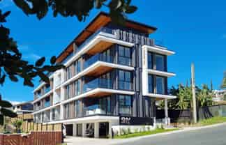 10/12 Burns Avenue, Takapuna