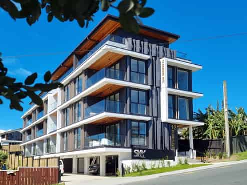 10/12 Burns Avenue, Takapuna