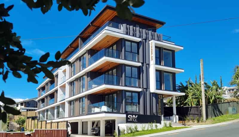 10/12 Burns Avenue, Takapuna