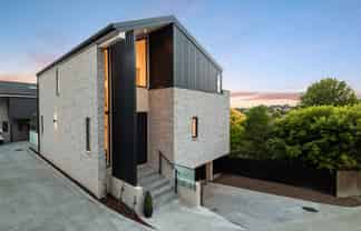 8A Serrata Place, Browns Bay