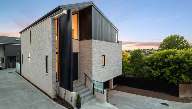 8A Serrata Place, Browns Bay