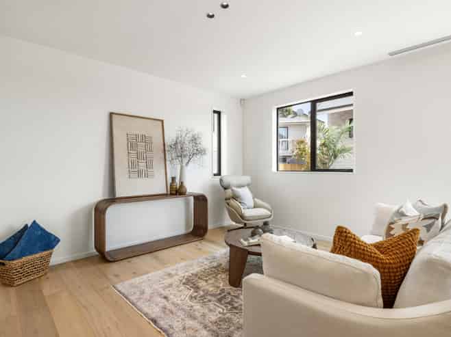 8A Serrata Place, Browns Bay