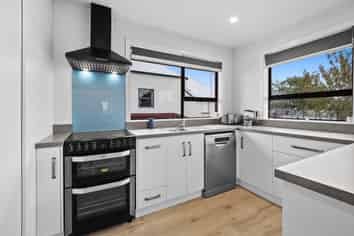 20 Creek Road, Allenton