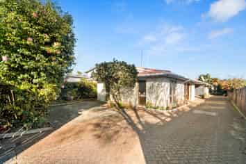 63A Ranolf Street, Victoria