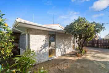 63A Ranolf Street, Victoria