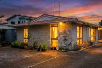 63A Ranolf Street, Victoria
