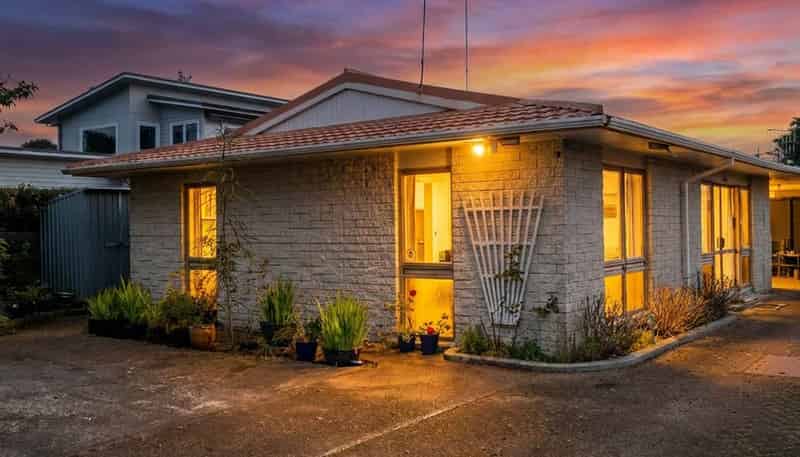 63A Ranolf Street, Victoria