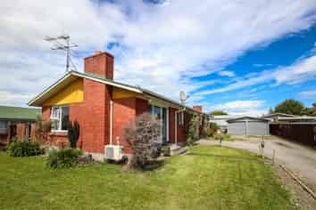 35 Churchill Avenue, Allenton