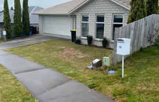 20 Fairfax Crescent, Pyes Pa