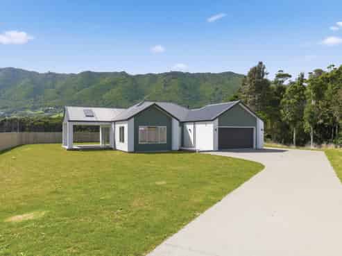 7 Pihoihoi Close, Waikanae