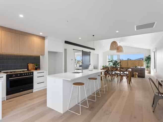 7 Pihoihoi Close, Waikanae